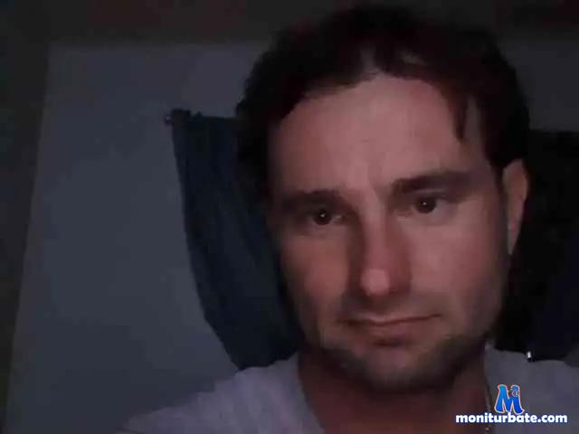 Cumgetrichie bongacams performer male