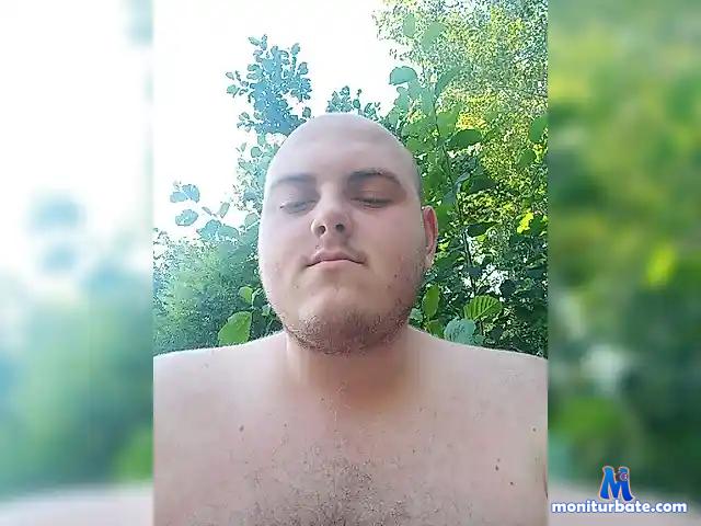 Podpivas228 bongacams performer male