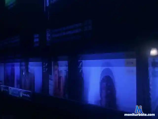 NoWhere2Run bongacams performer male