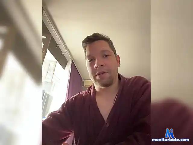 VladyHot bongacams performer male