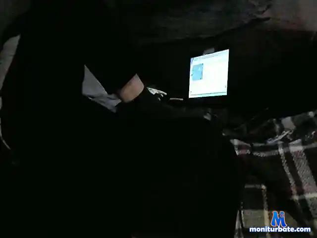 certain-hours bongacams performer male