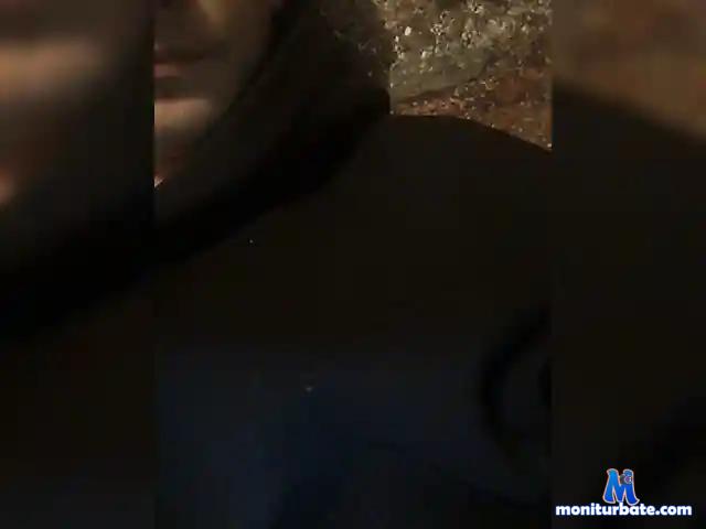 epclose bongacams performer male