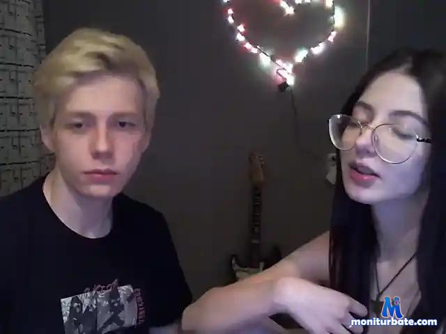 totalySexsys bongacams performer couple male female