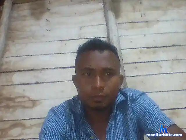 leo9nardo bongacams performer male