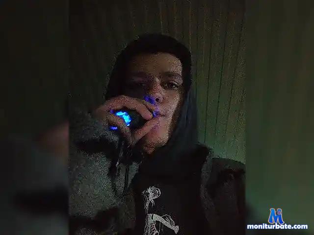 SL1ZERT bongacams performer male