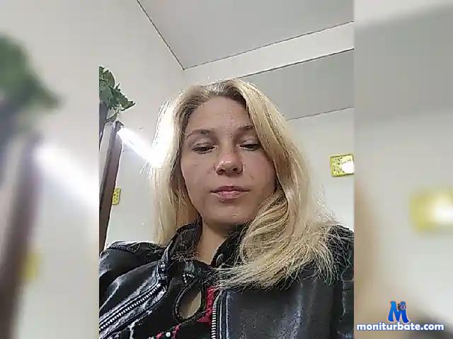Confetka-18 bongacams performer female