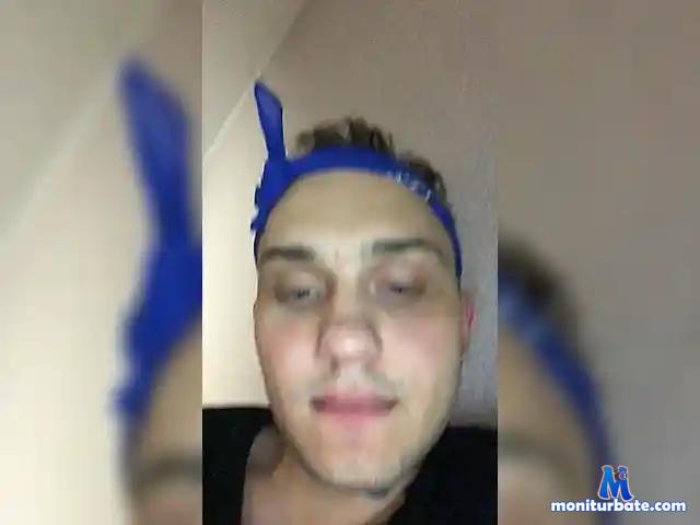 Nikki197 bongacams performer male