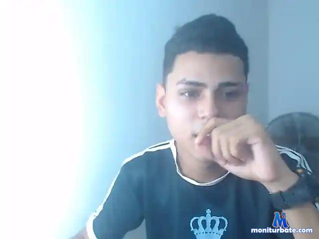 brunettexcute bongacams performer male