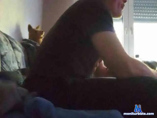 Soulove28 bongacams performer male