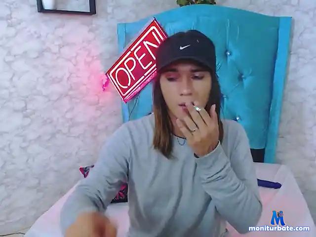 catagirlsex bongacams performer shemale