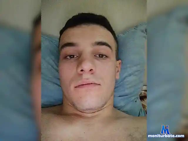 CarloLuciano7 bongacams performer male