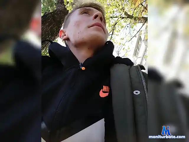 Levicharm01 bongacams performer male