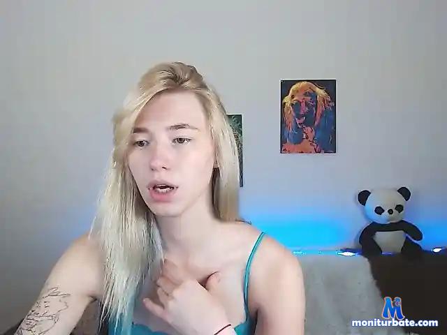 marycriss bongacams performer female