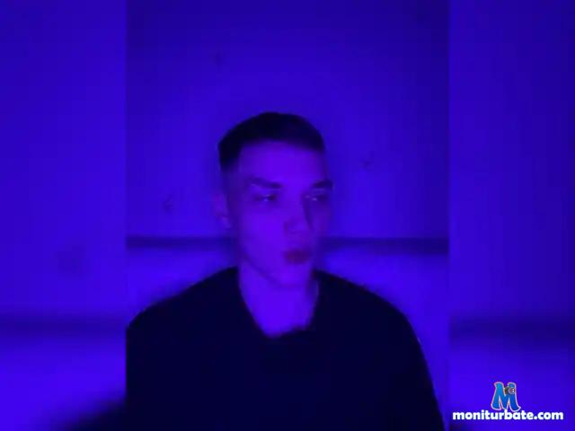 Mer1k1 bongacams performer male