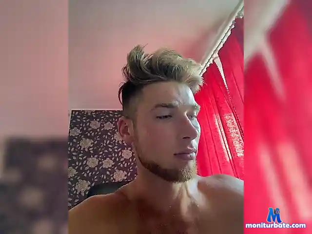 Reynow bongacams performer male