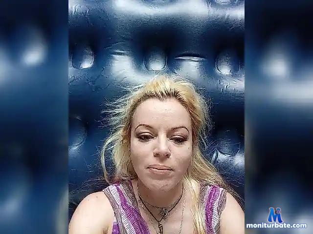 KatDesert bongacams performer female