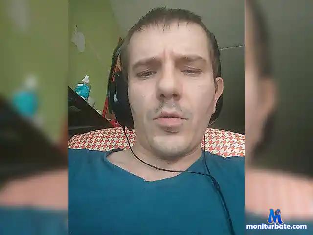 minikzor bongacams performer male