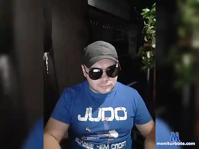 Leo-1590 bongacams performer male