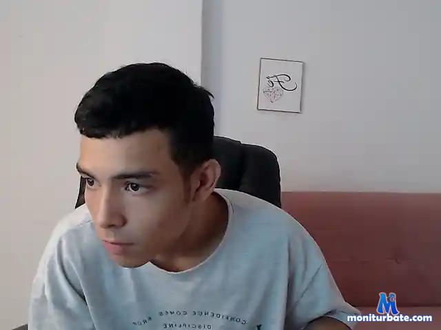 clyde-2004 bongacams performer male