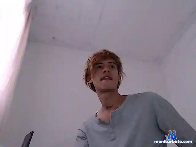 Nesslove2 bongacams performer male
