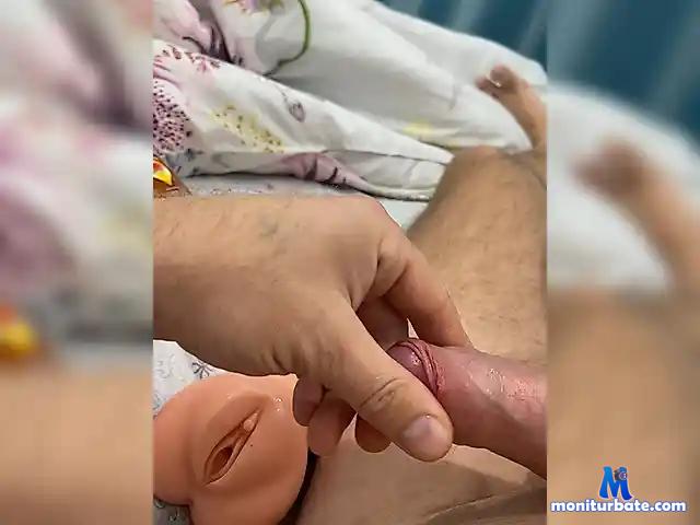 Mitoys bongacams performer male