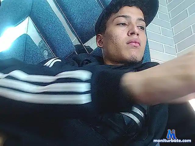 AndreaDolls bongacams performer male