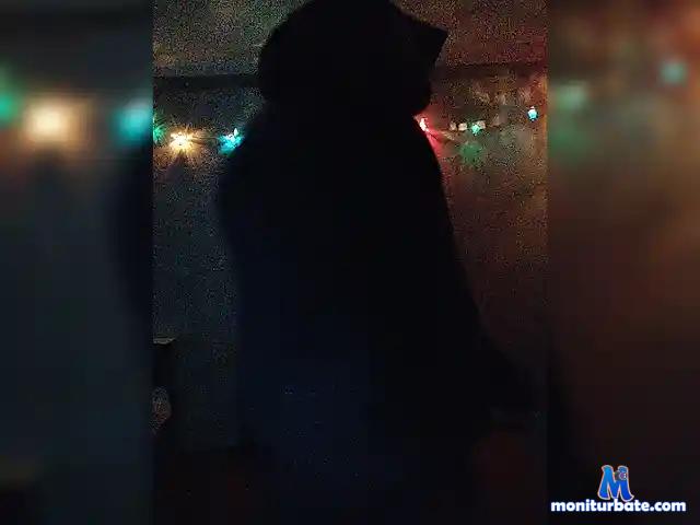 UziVPuze bongacams performer male