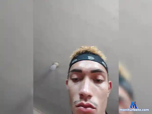 Ilumipapi19 bongacams performer male
