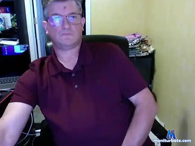 UrFavTeach53 bongacams performer male