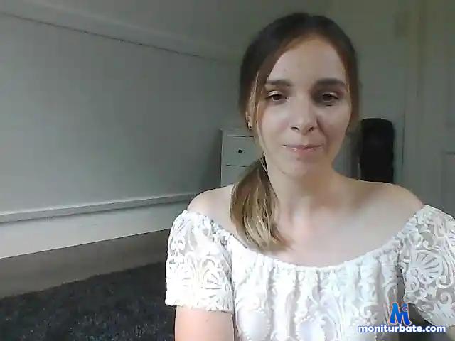 WilyAngel333 bongacams performer female
