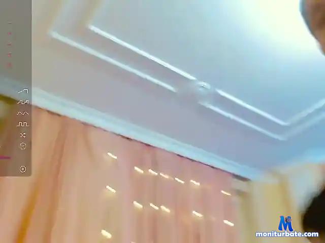 HiomiJhi bongacams performer female