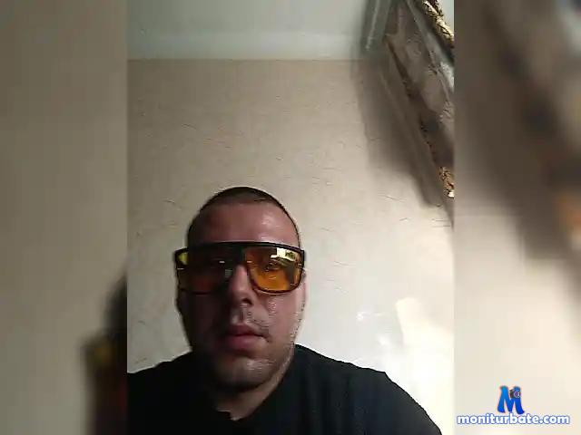 Pittbull11 bongacams performer male