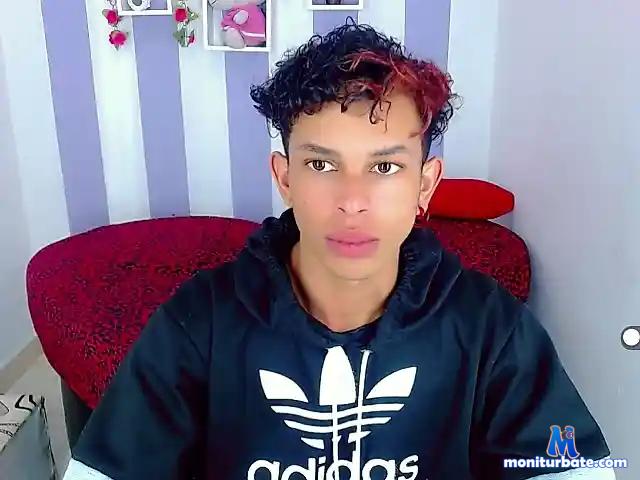 curious-latin bongacams performer male