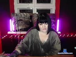 AliraDom bongacams live cam performer profile