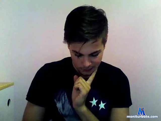 AlbertQRed bongacams performer male