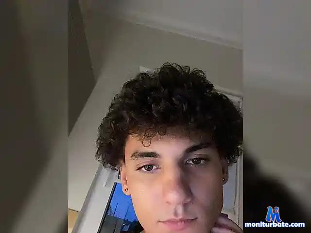 Dangrila19 bongacams performer male