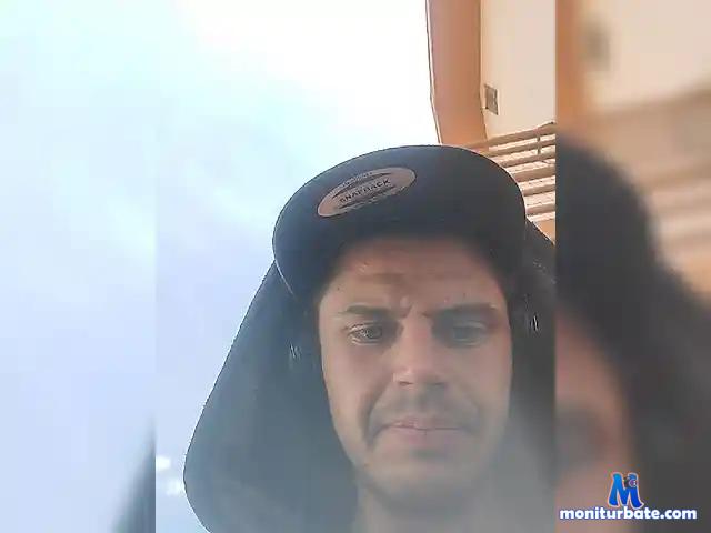 Daddydick2913 bongacams performer male