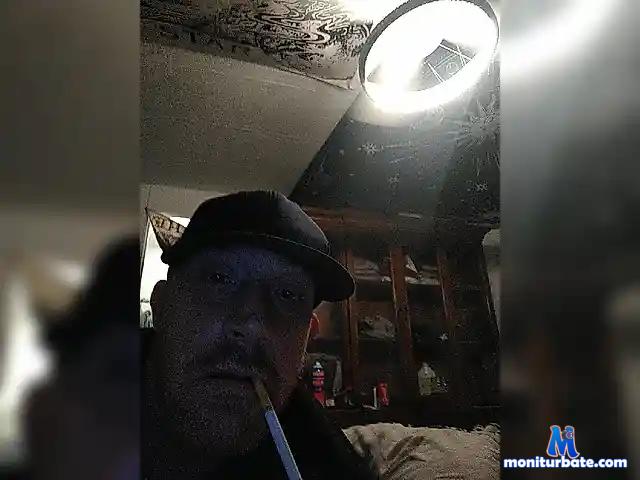 LooLoo-n-Red bongacams performer couple male female