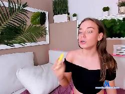 Nina-Miniapol bongacams live cam performer profile