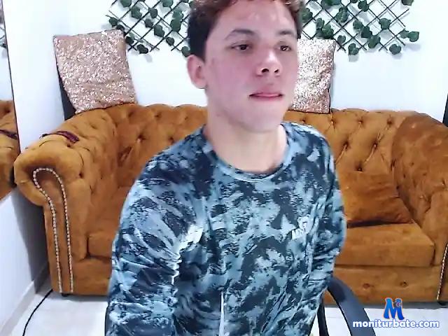 JUSTINKINN01 bongacams performer male