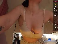 mini-bikini bongacams live cam performer profile