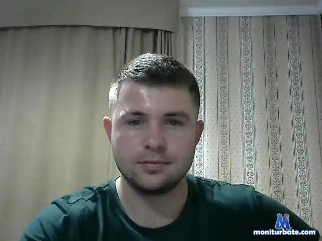 SnowyQRed bongacams performer male