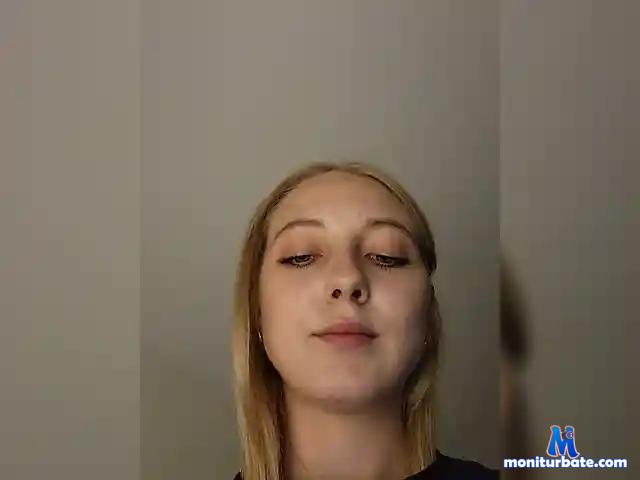 MollyXGlamour bongacams performer female