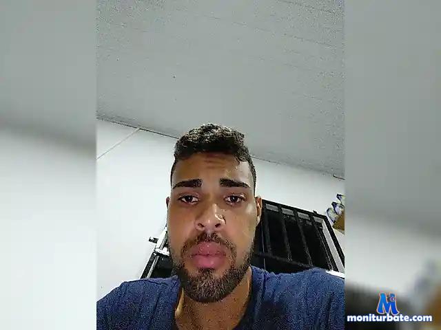 Cesar1-90 bongacams performer male