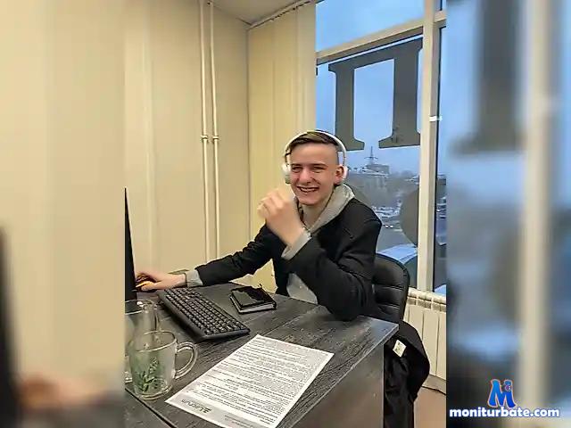 Ros322 bongacams performer male