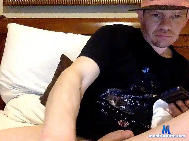 Carrollc1 bongacams performer male