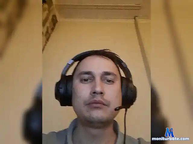 Scamperrr bongacams performer male