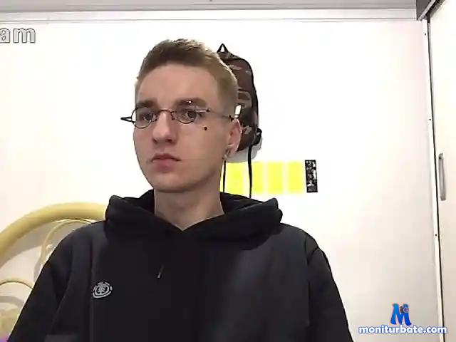 TwinkEdu bongacams performer male