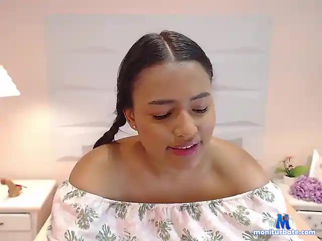 Lisaa-Sweet bongacams performer female