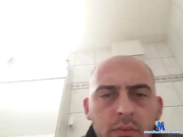 Alexxx1186 bongacams performer male